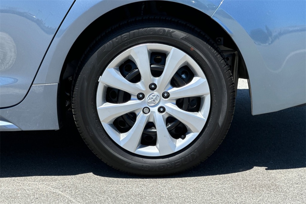 2025 Toyota Corolla LE photo 22