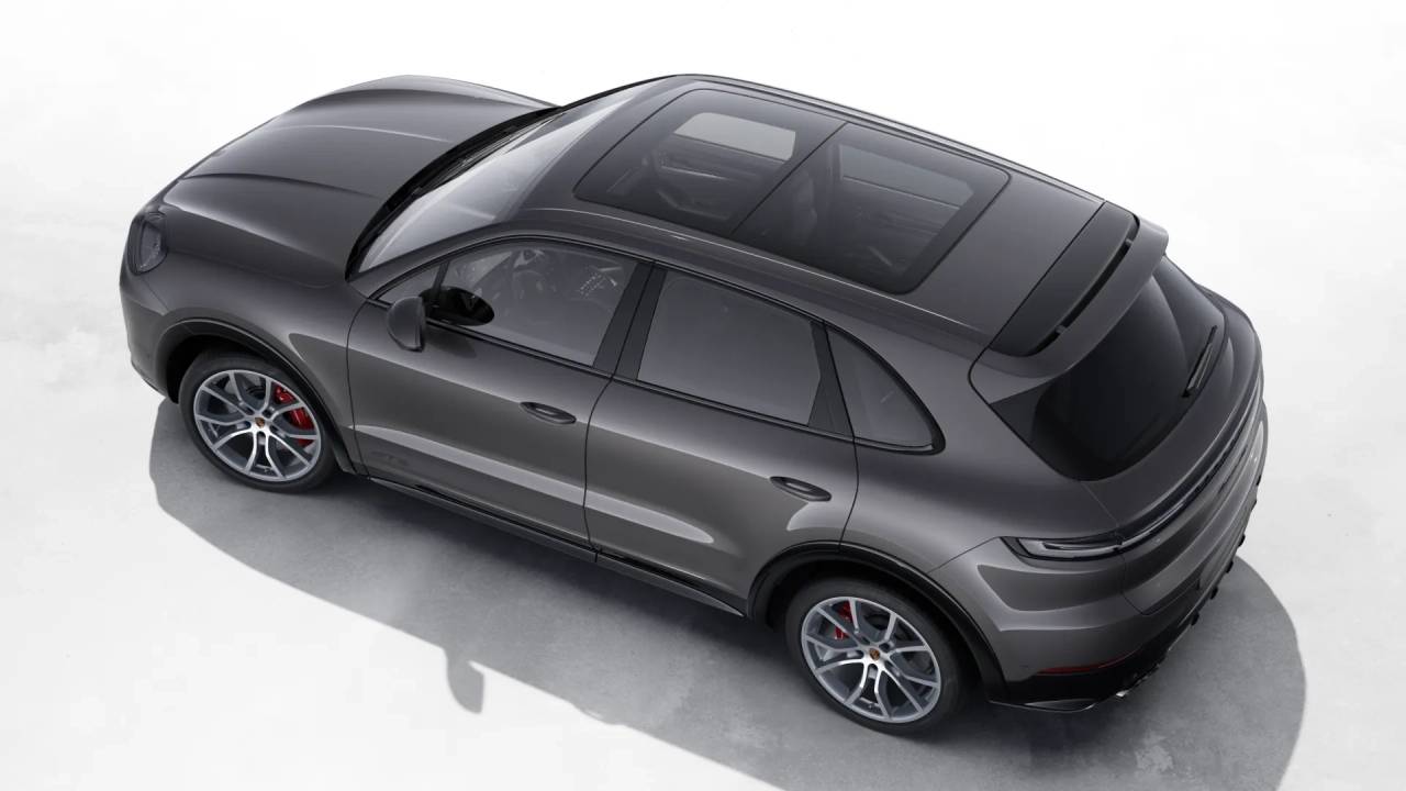 2025 Porsche Cayenne GTS photo 4