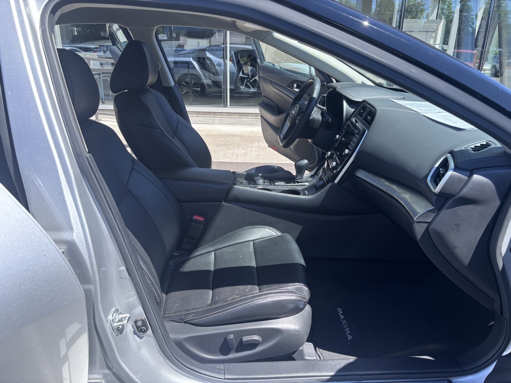 2023 Nissan Maxima SV photo 10