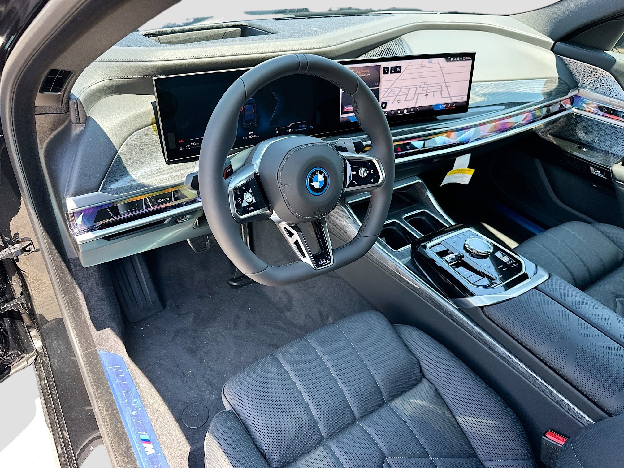 2025 Bmw 750e photo 8