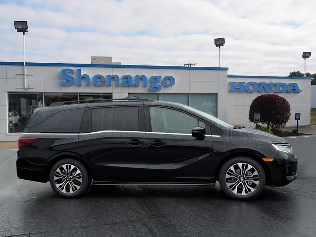 2026 Honda Odyssey Elite photo 2