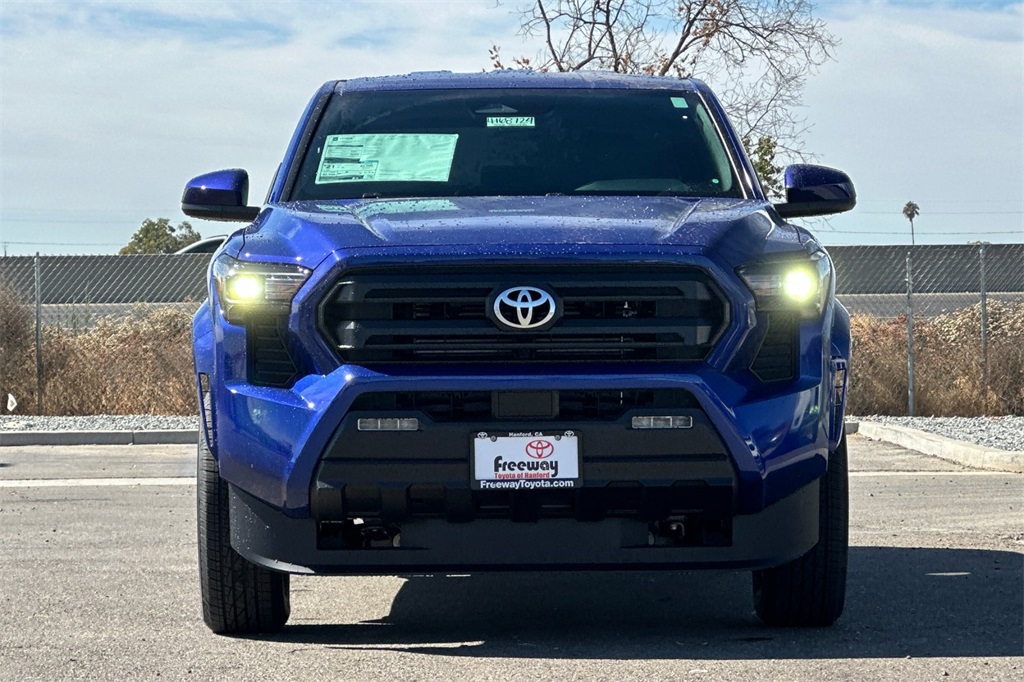 2025 Toyota Tacoma SR5 4x4 Double Cab photo 9