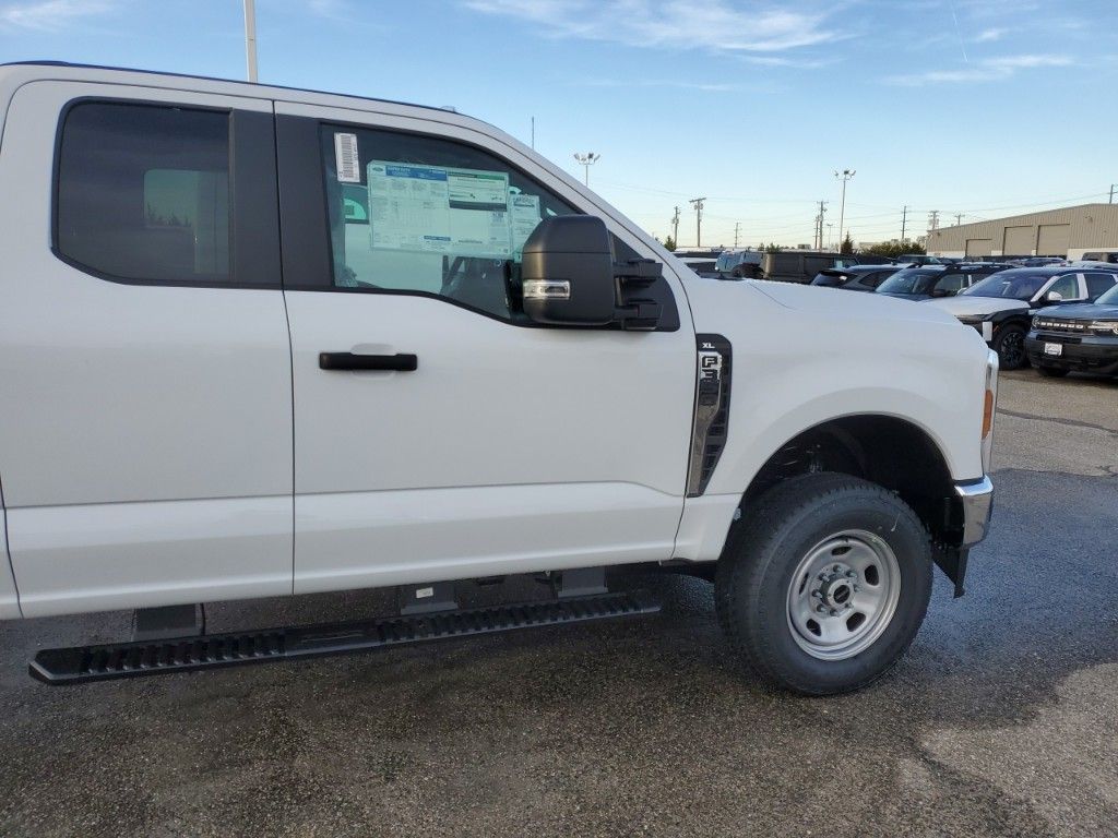 2024 Ford F-350 XL photo 2