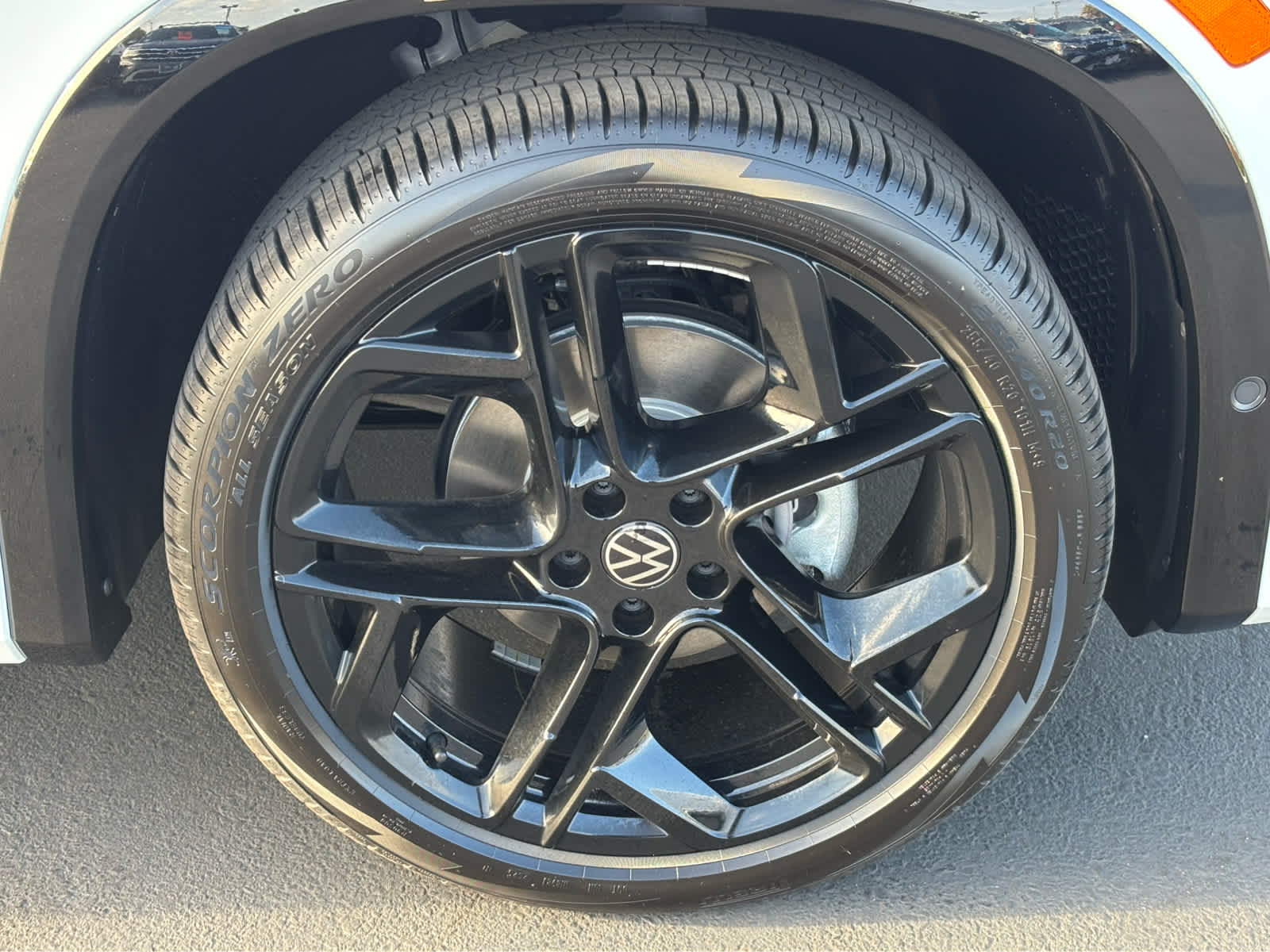 2025 Volkswagen Tiguan SE R-Line Black photo 23