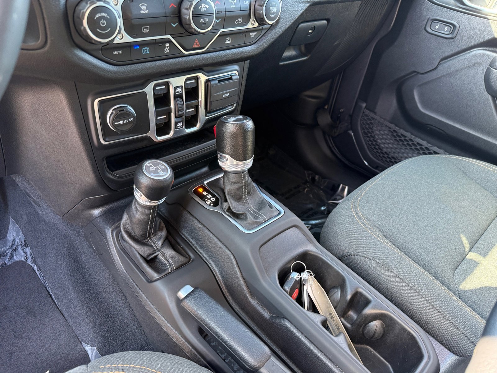 2024 Jeep Wrangler Sport S 4xe photo 13