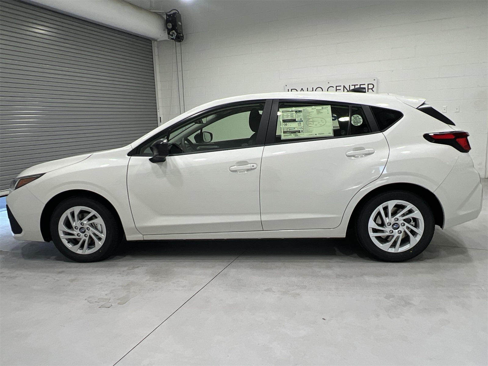 2025 Subaru Impreza Base photo 4