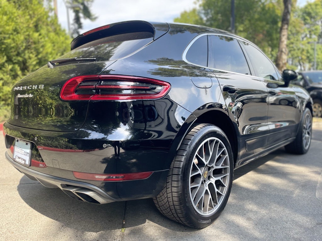 2018 Porsche Macan Turbo photo 3