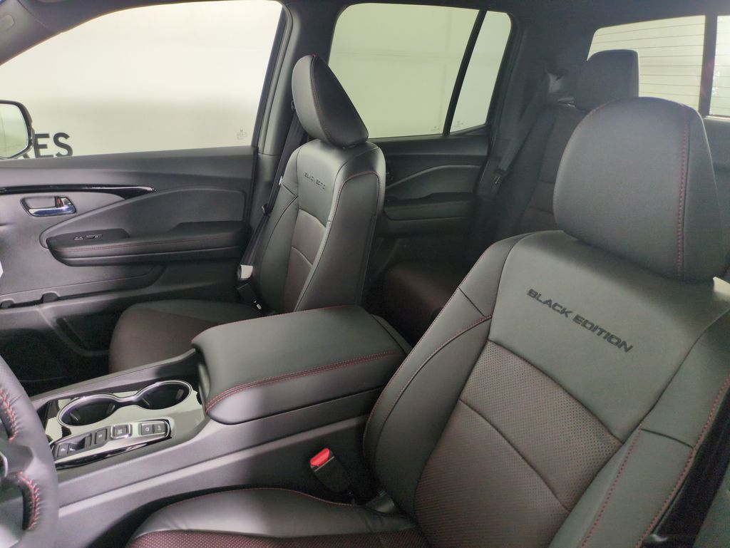 2026 Honda Ridgeline Black Edition photo 9