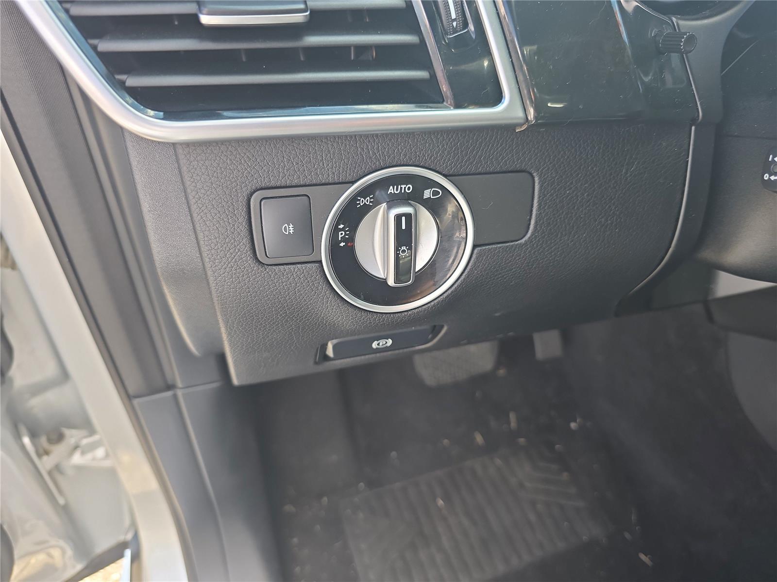 2017 Mercedes Benz GLS 550 4MATIC photo 17