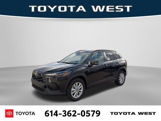 2026 Toyota Corolla Cross LE's photo