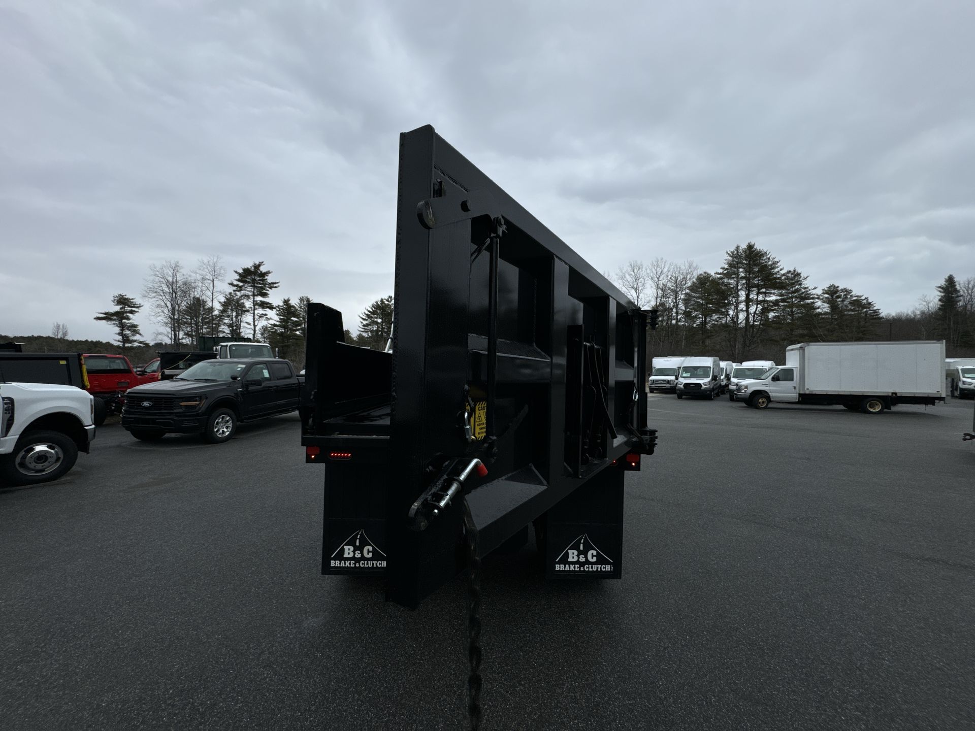 2025 Ford F-750 SuperCab photo 3