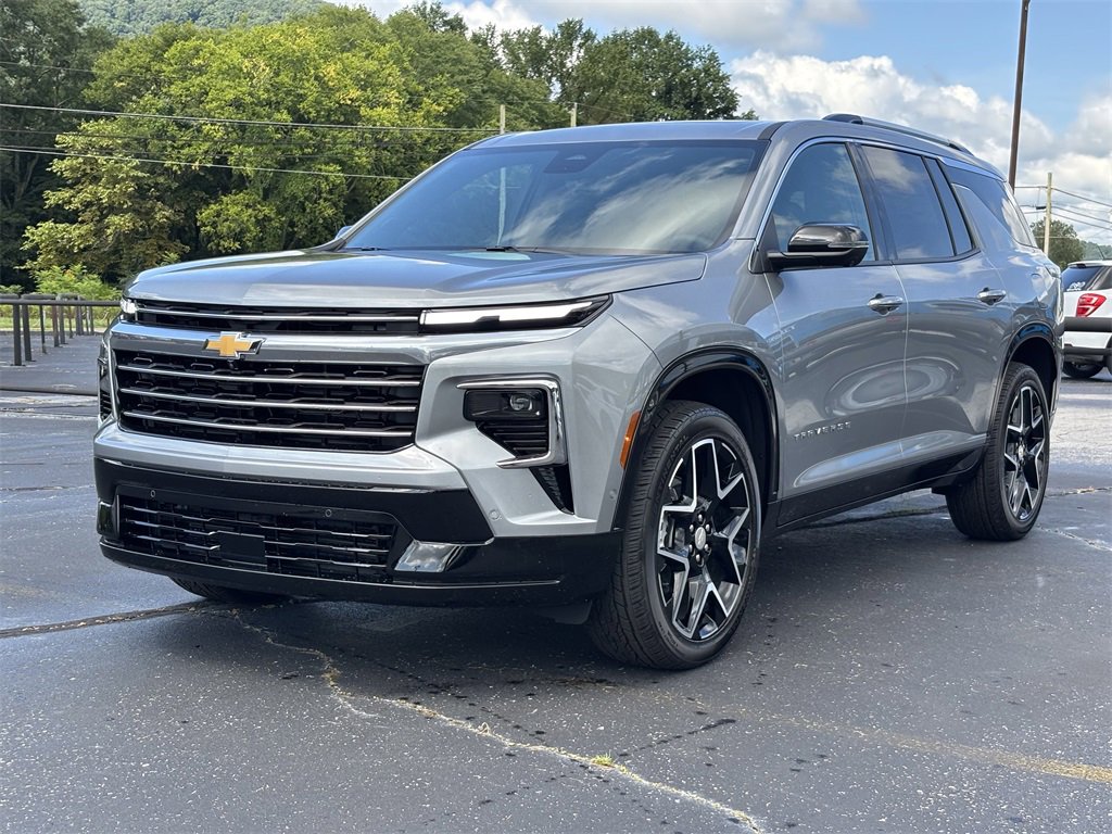 2026 Chevrolet Traverse High Country photo 2
