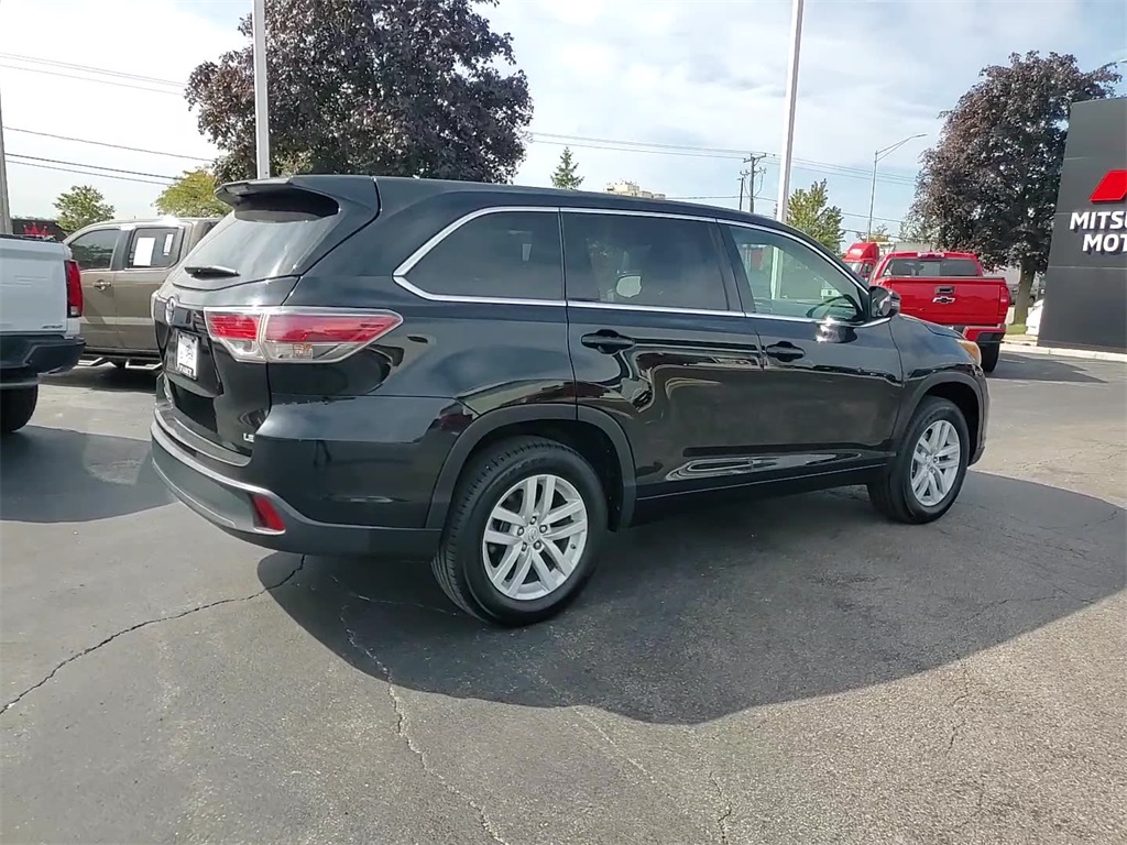 2015 Toyota Highlander LE photo 9