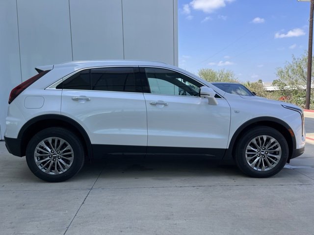 2025 Cadillac XT4 Premium Luxury photo 4