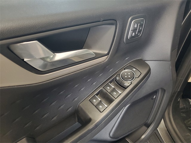 2020 Ford Escape SEL photo 8