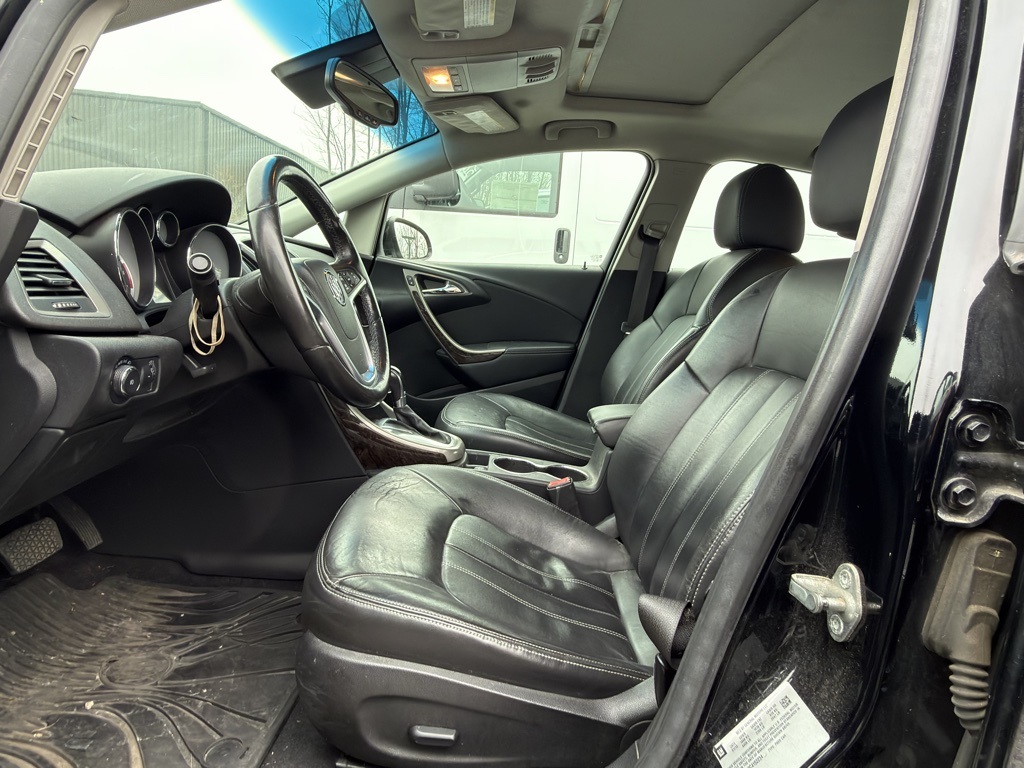 2012 Buick Verano Leather photo 4