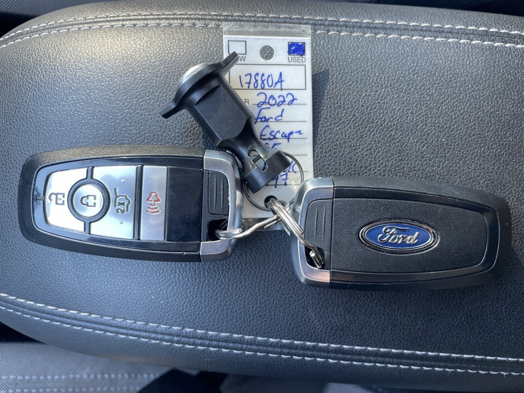 2022 Ford Escape SE photo 18