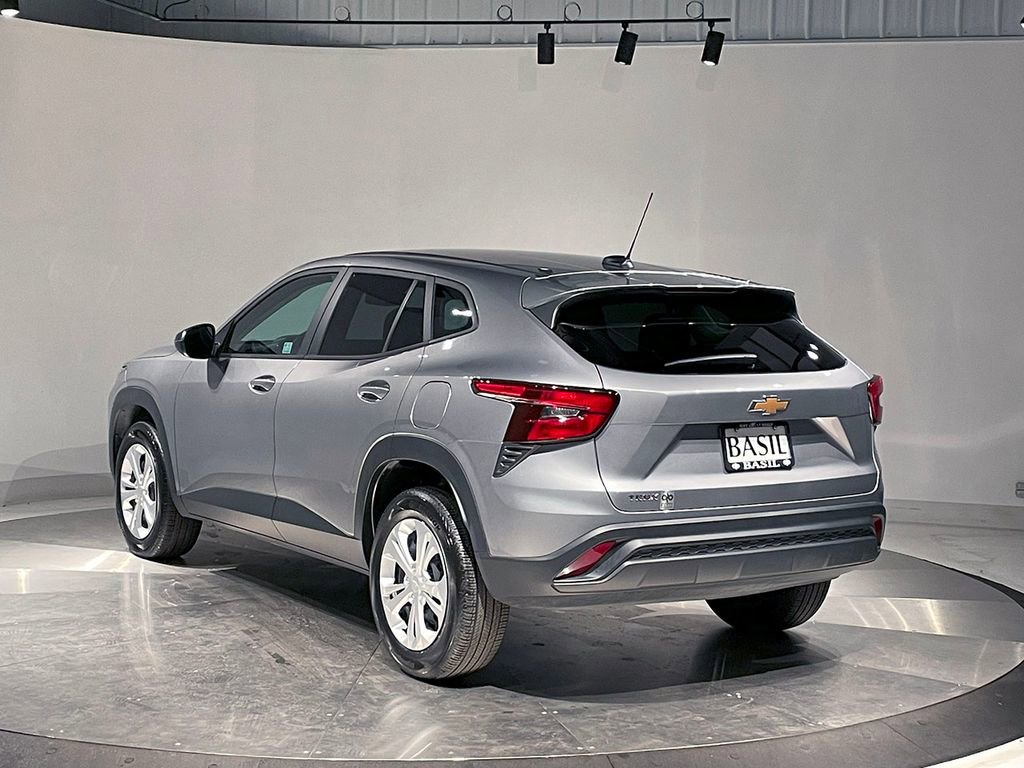 2024 Chevrolet Trax LS photo 7