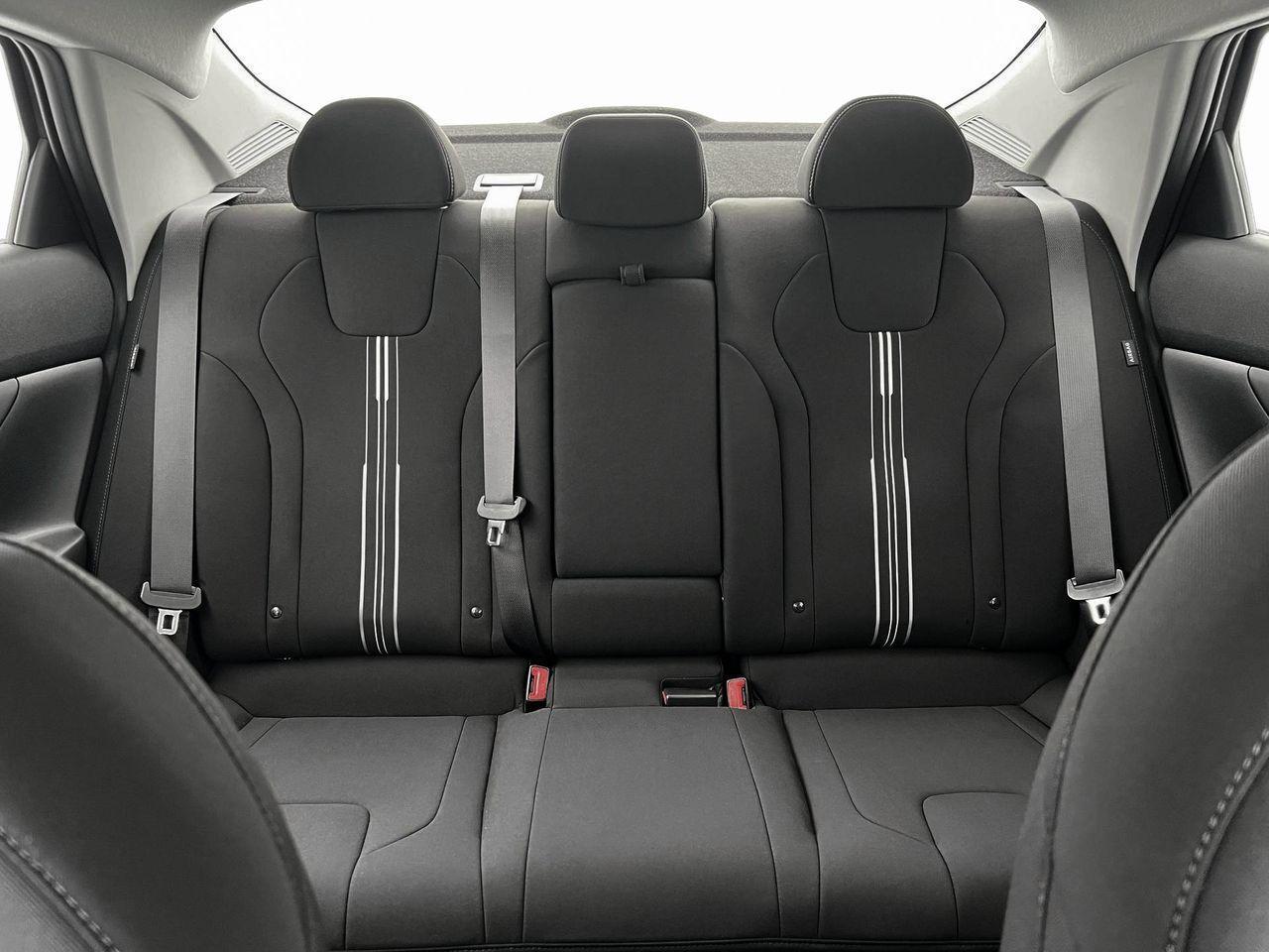 2025 Hyundai Elantra SEL Convenience photo 15
