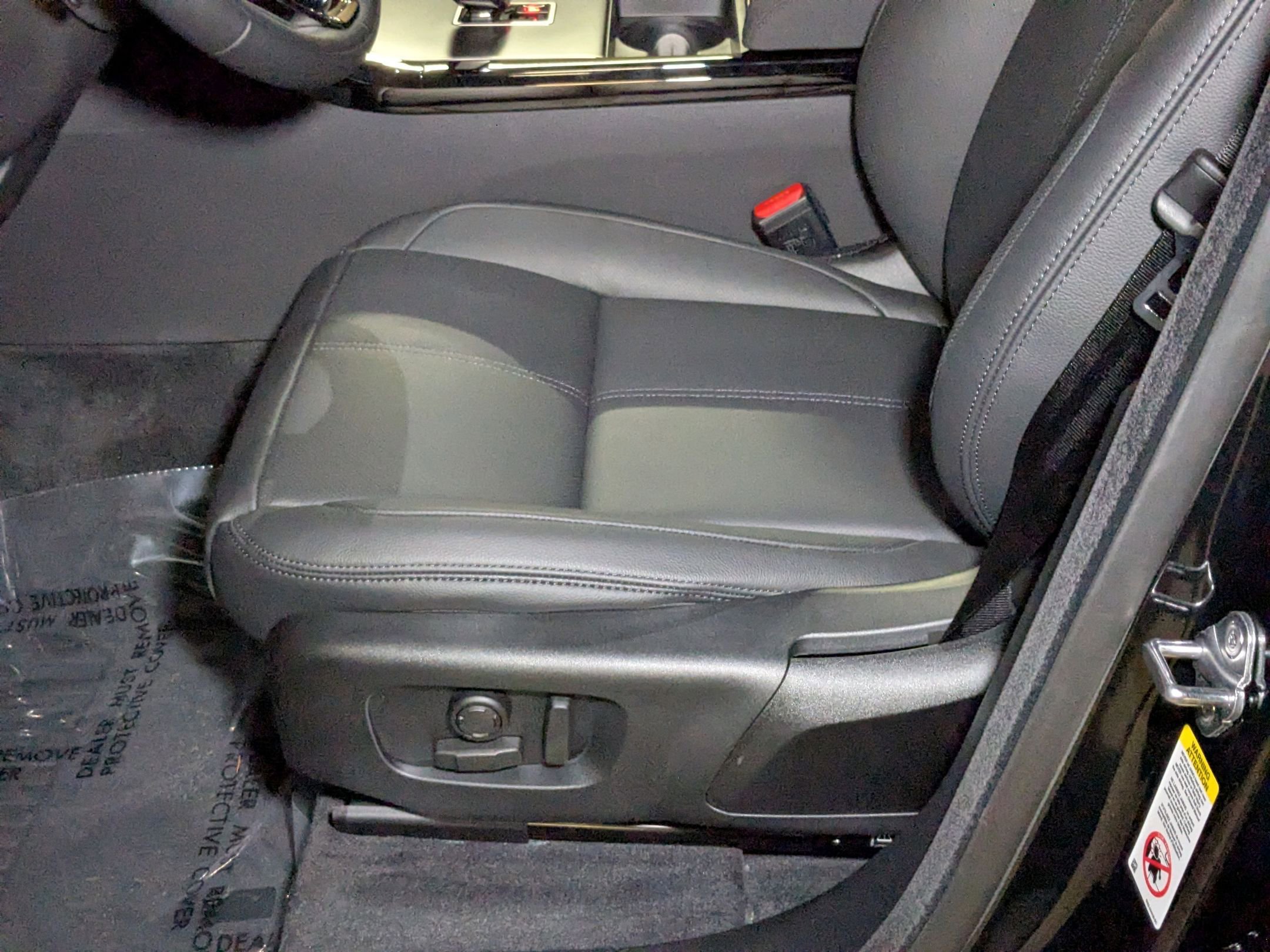 2026 Land Rover Range Rover Velar SE photo 3