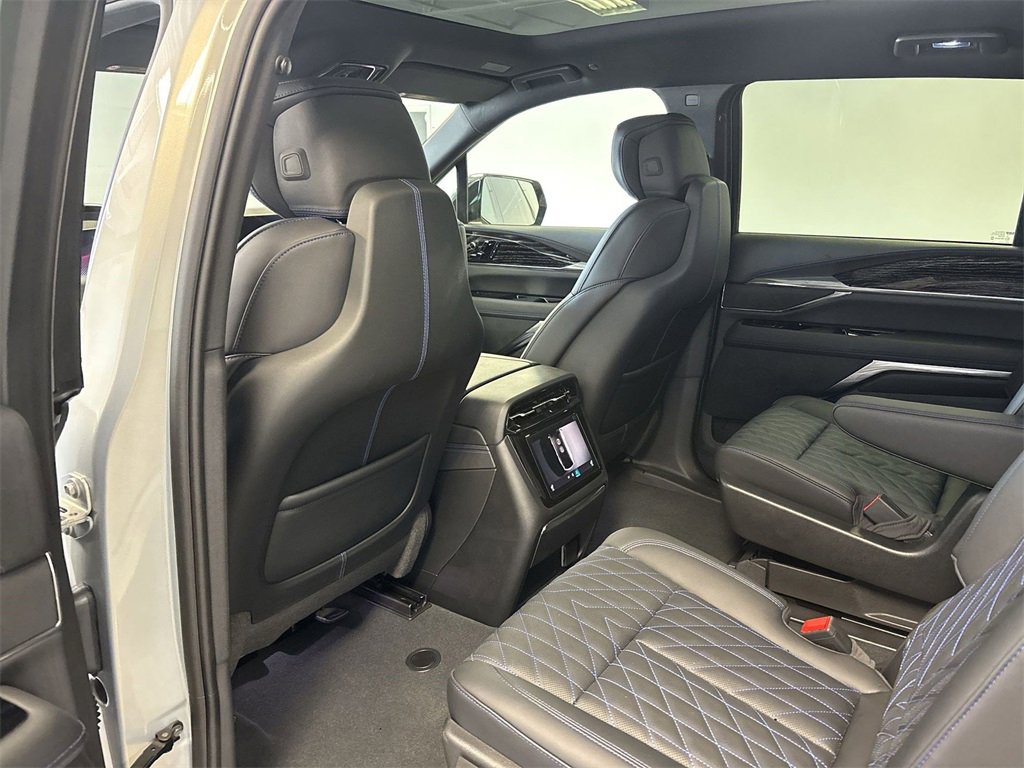 2025 Cadillac Escalade IQ Luxury photo 22