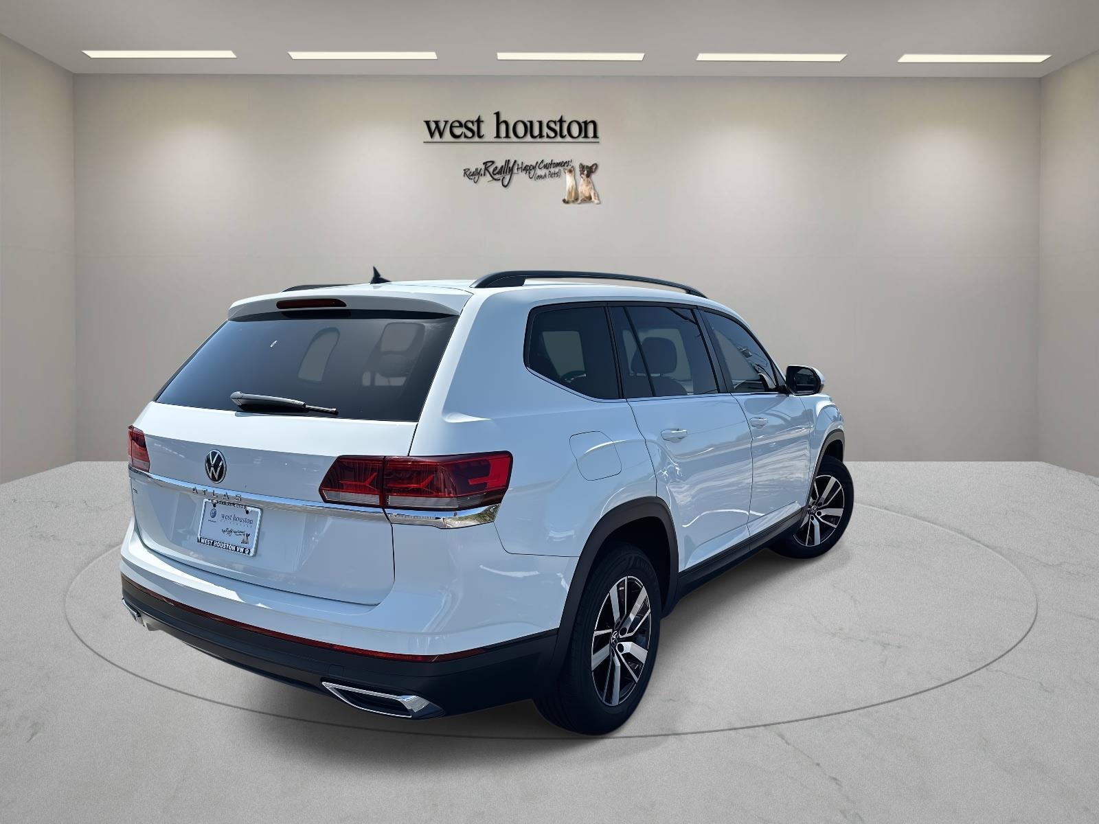 2022 Volkswagen Atlas SE photo 2