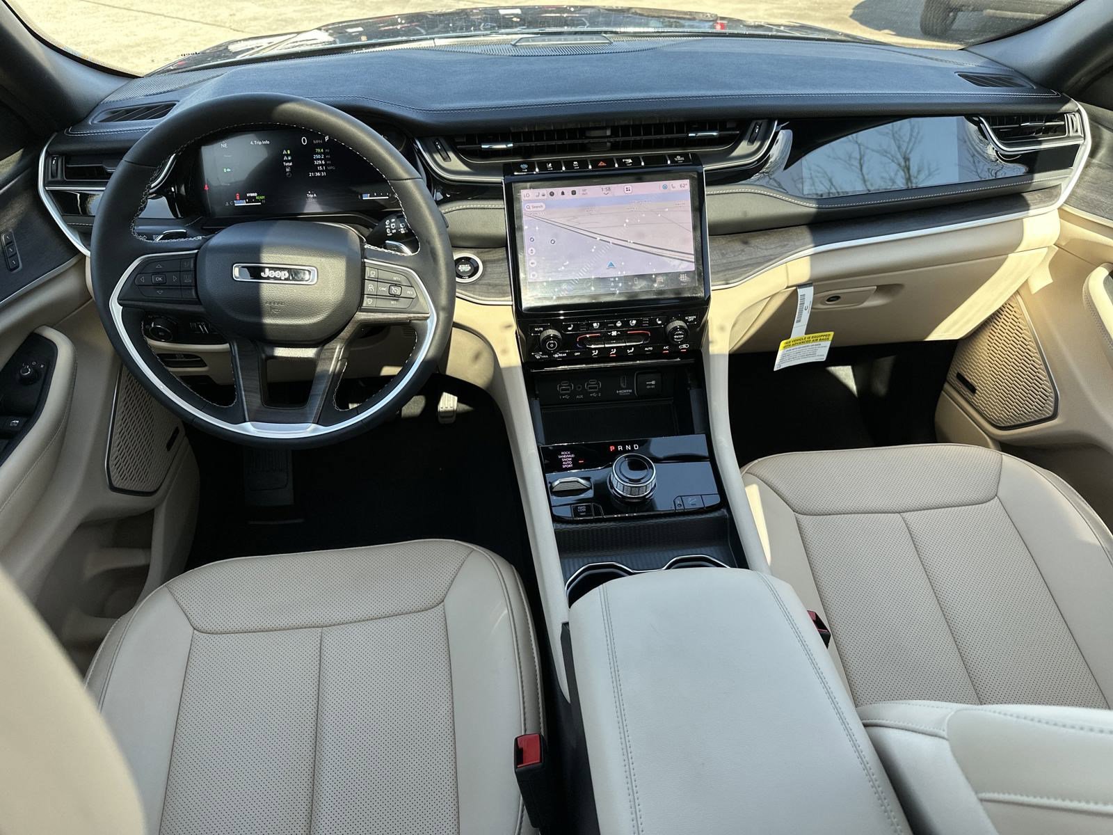 2024 Jeep Cherokee photo 29