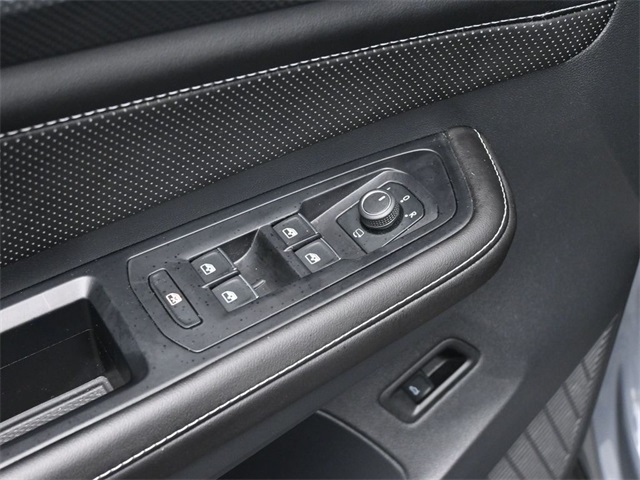 2024 Volkswagen Atlas Cross Sport SEL Premium R-Line photo 20