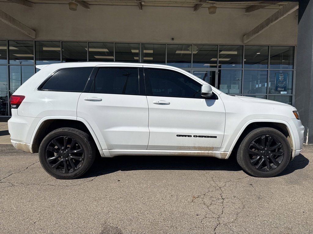 2017 Jeep Grand Cherokee Altitude photo 6