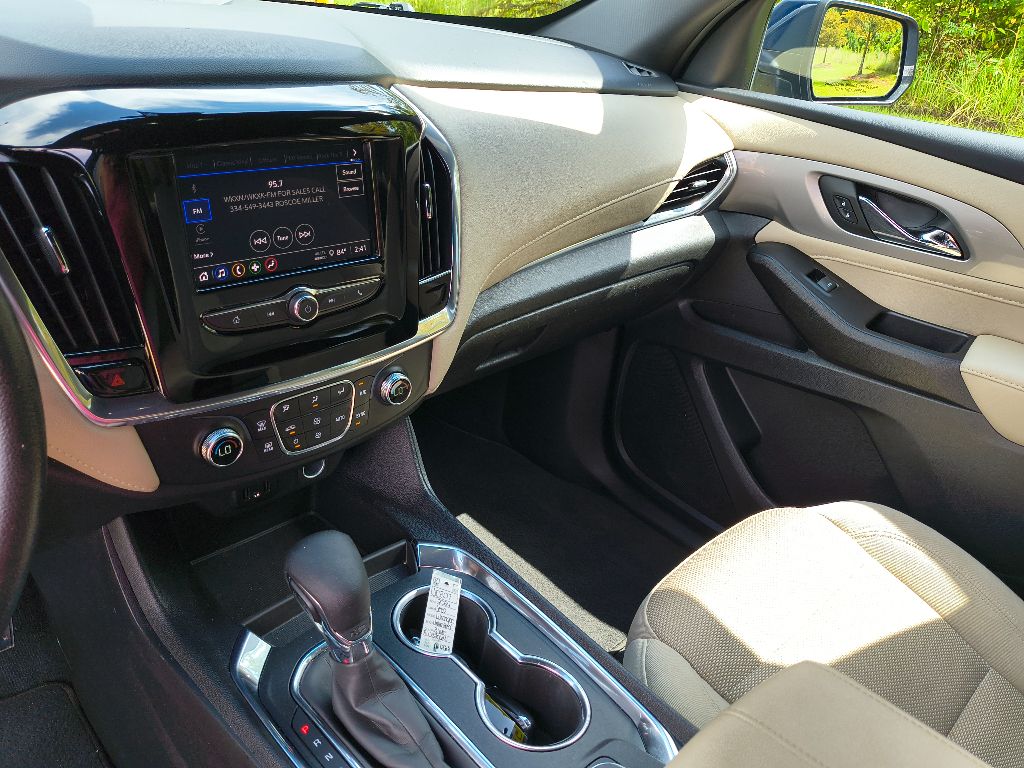 2022 Chevrolet Traverse LS photo 20