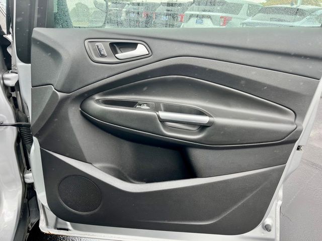 2016 Ford Escape Titanium photo 16