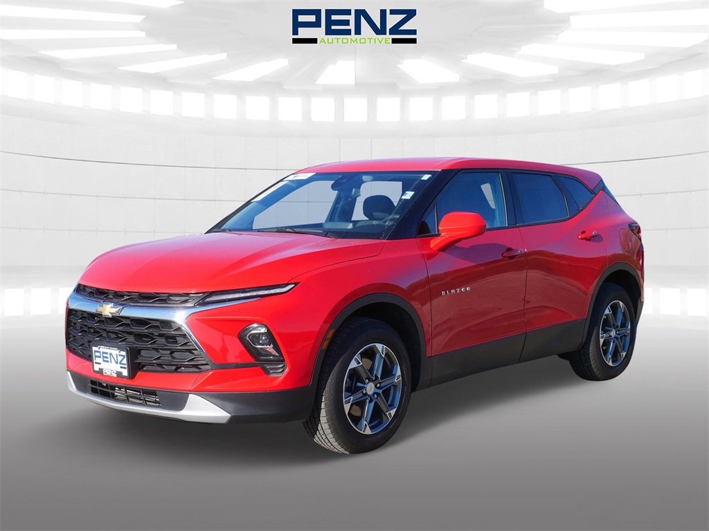 2023 Chevrolet Blazer 2LT photo 2