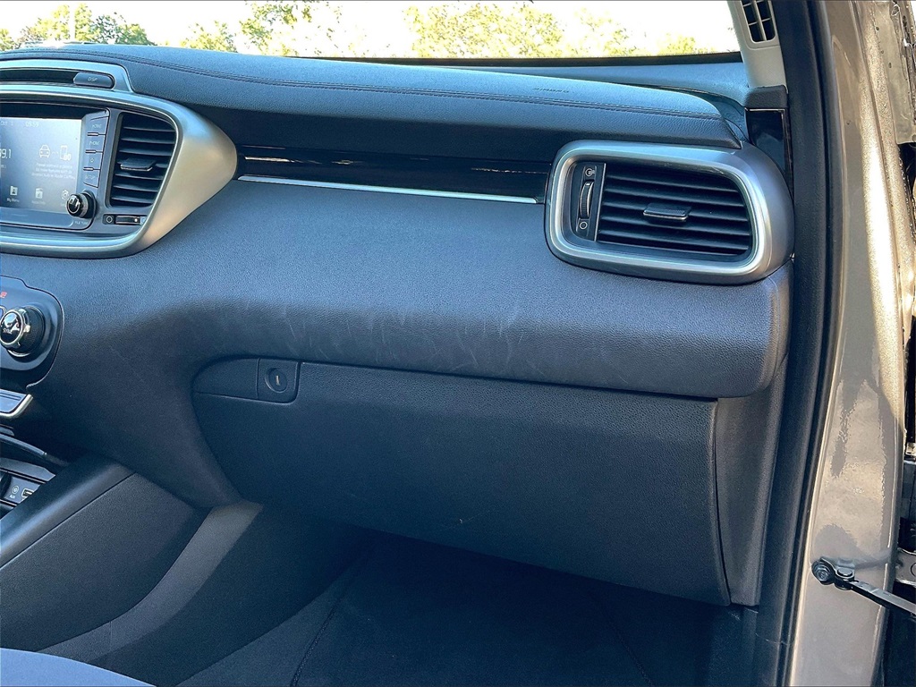 2019 Kia Sorento LX photo 11
