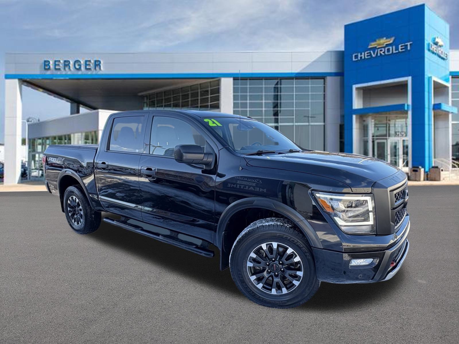 2021 Nissan Titan PRO-4X's photo