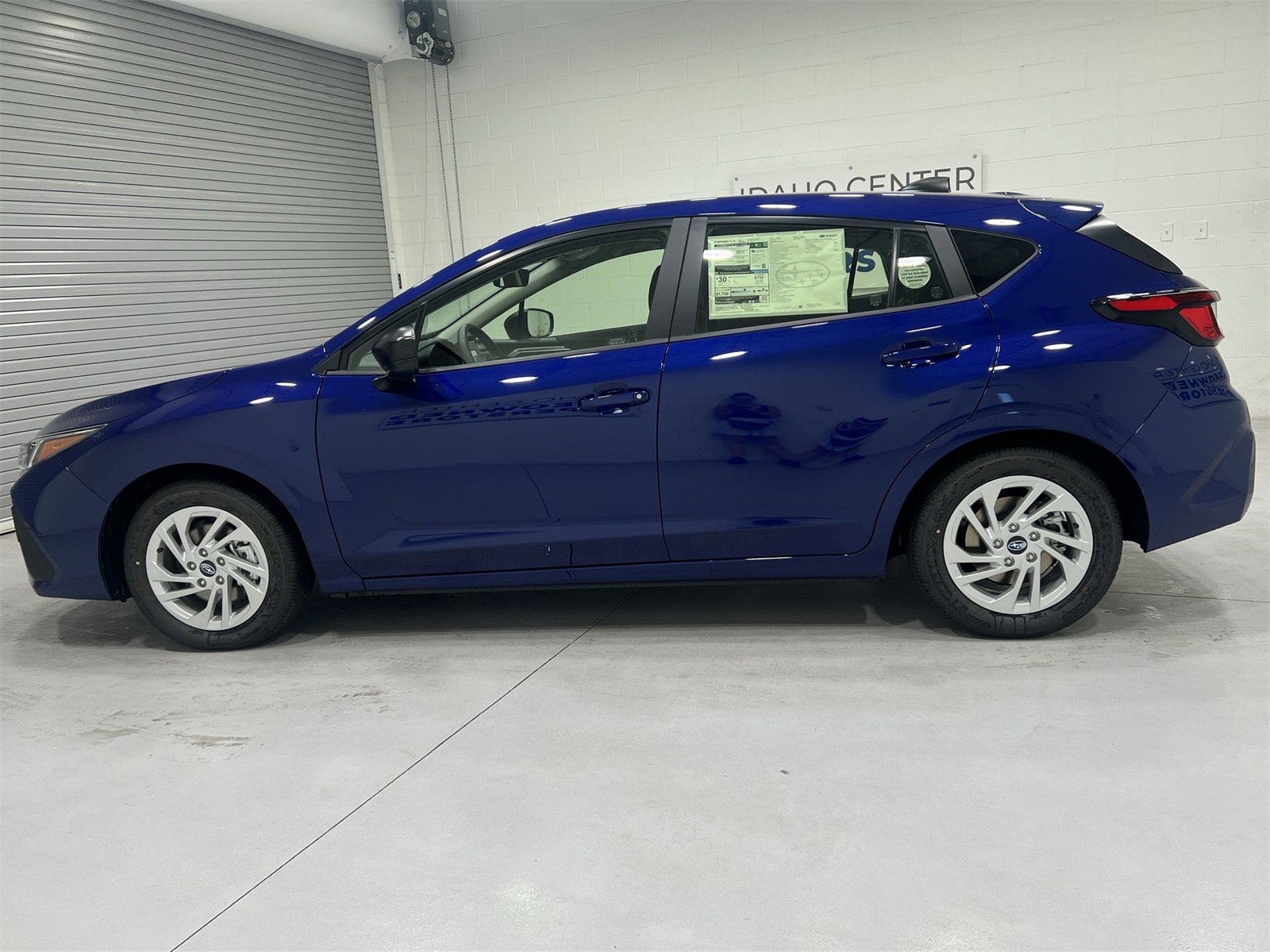 2025 Subaru Impreza Base photo 4