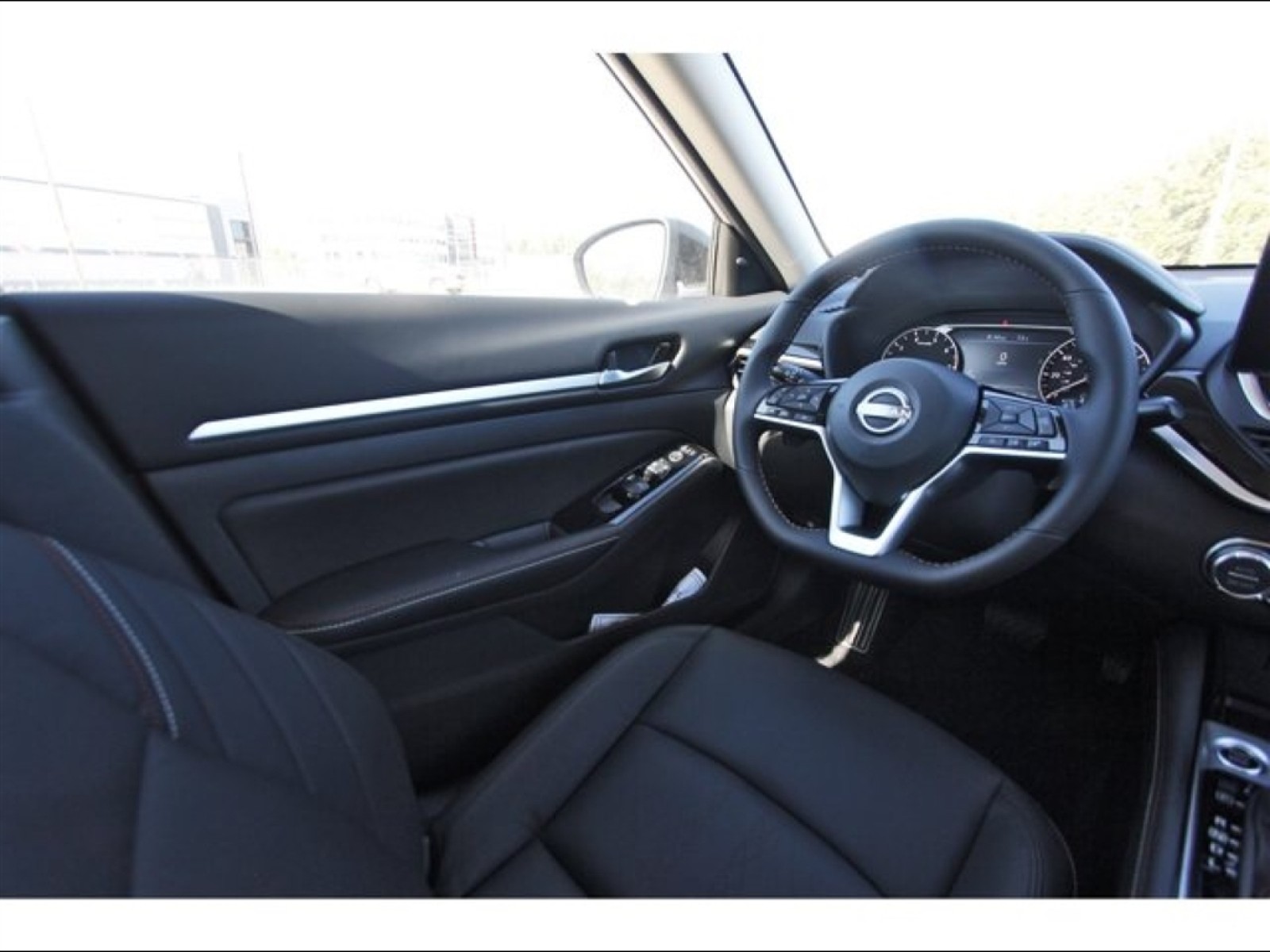 2025 Nissan Altima SR Silver at Davis Chevrolet