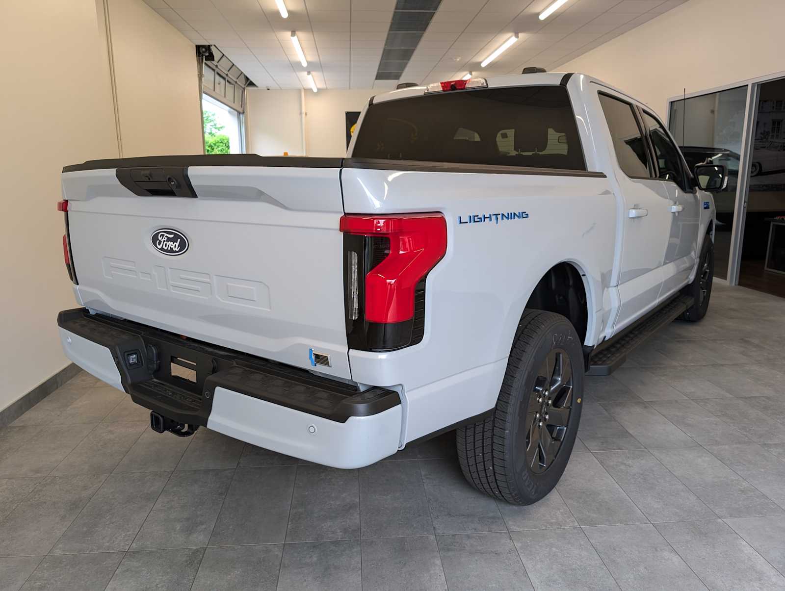 2025 Ford F-150 Lightning photo 7