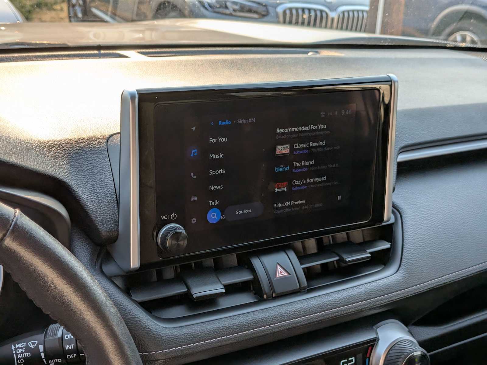 2023 Toyota RAV4 XLE photo 26