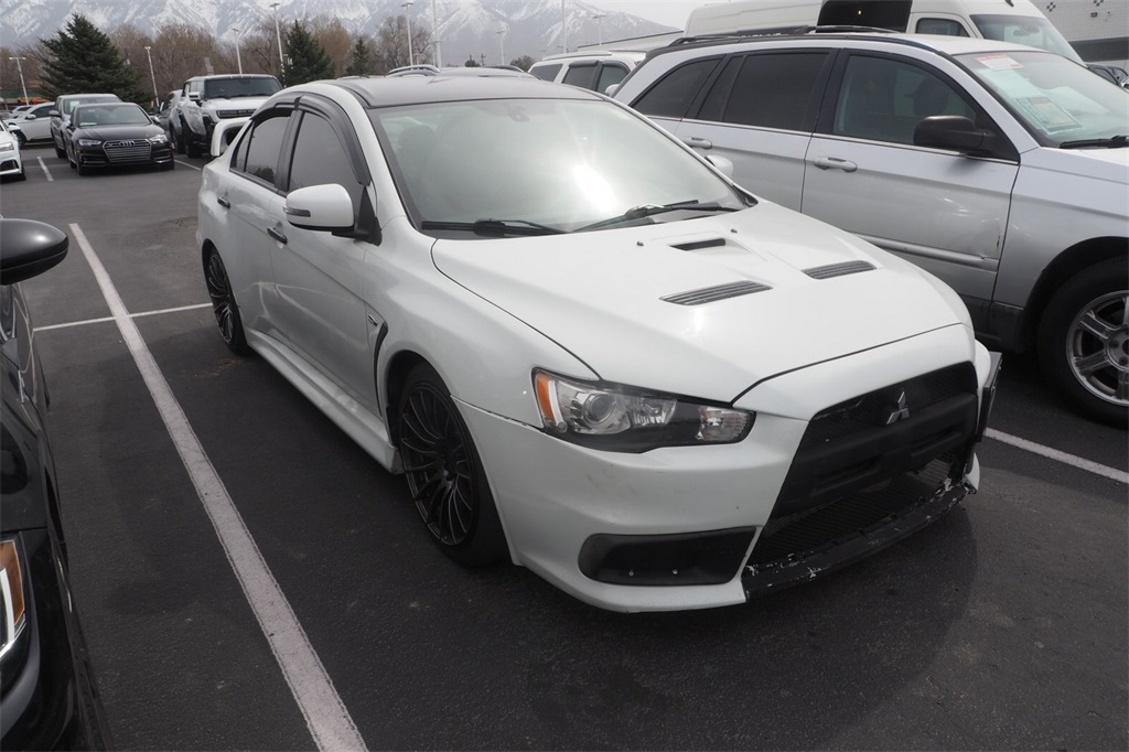 2015 Mitsubishi Lancer Evolution photo 2