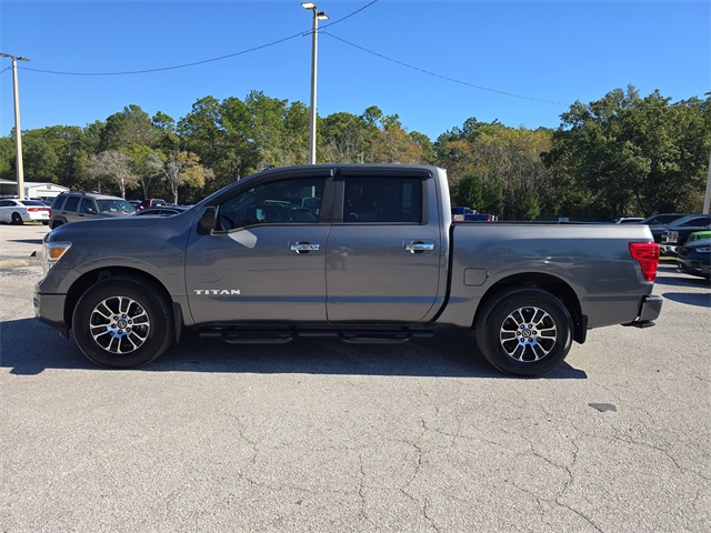 2021 Nissan Titan SV photo 2