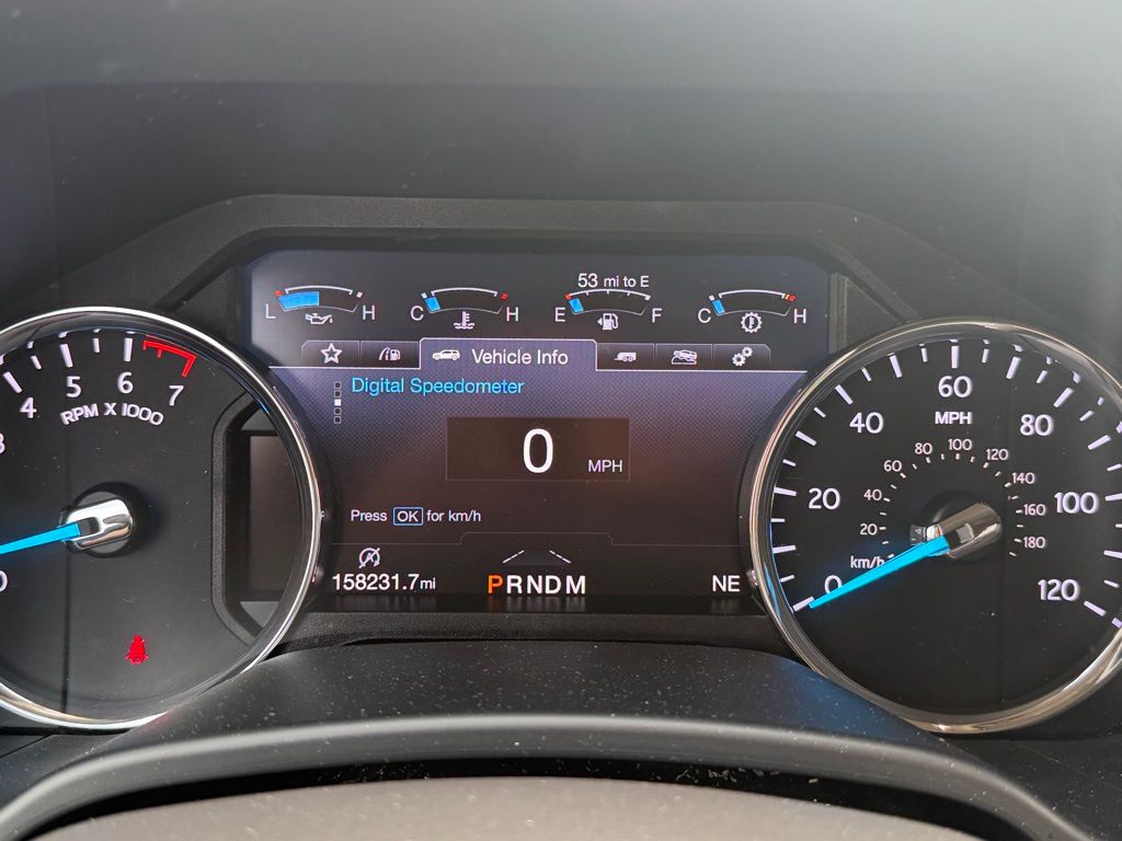 2019 Ford Expedition XLT photo 2