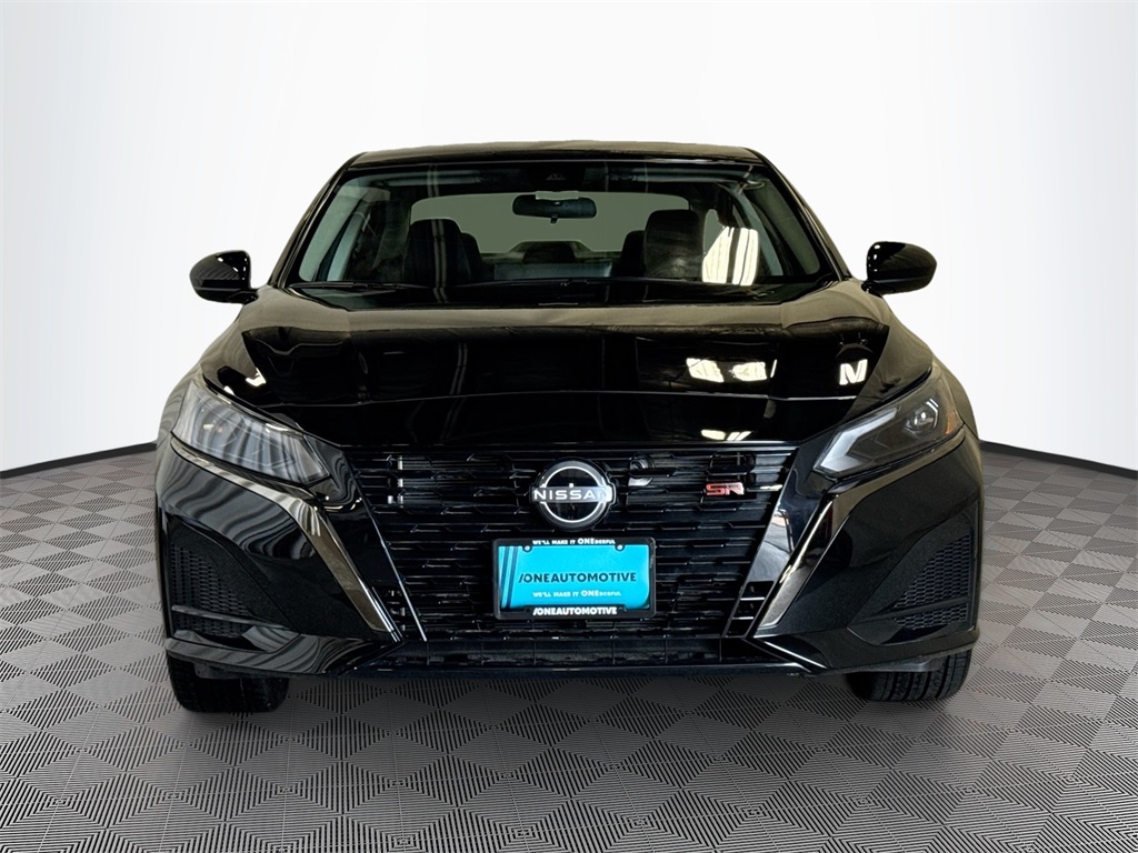 2025 Nissan Altima 2.5 SR photo 2