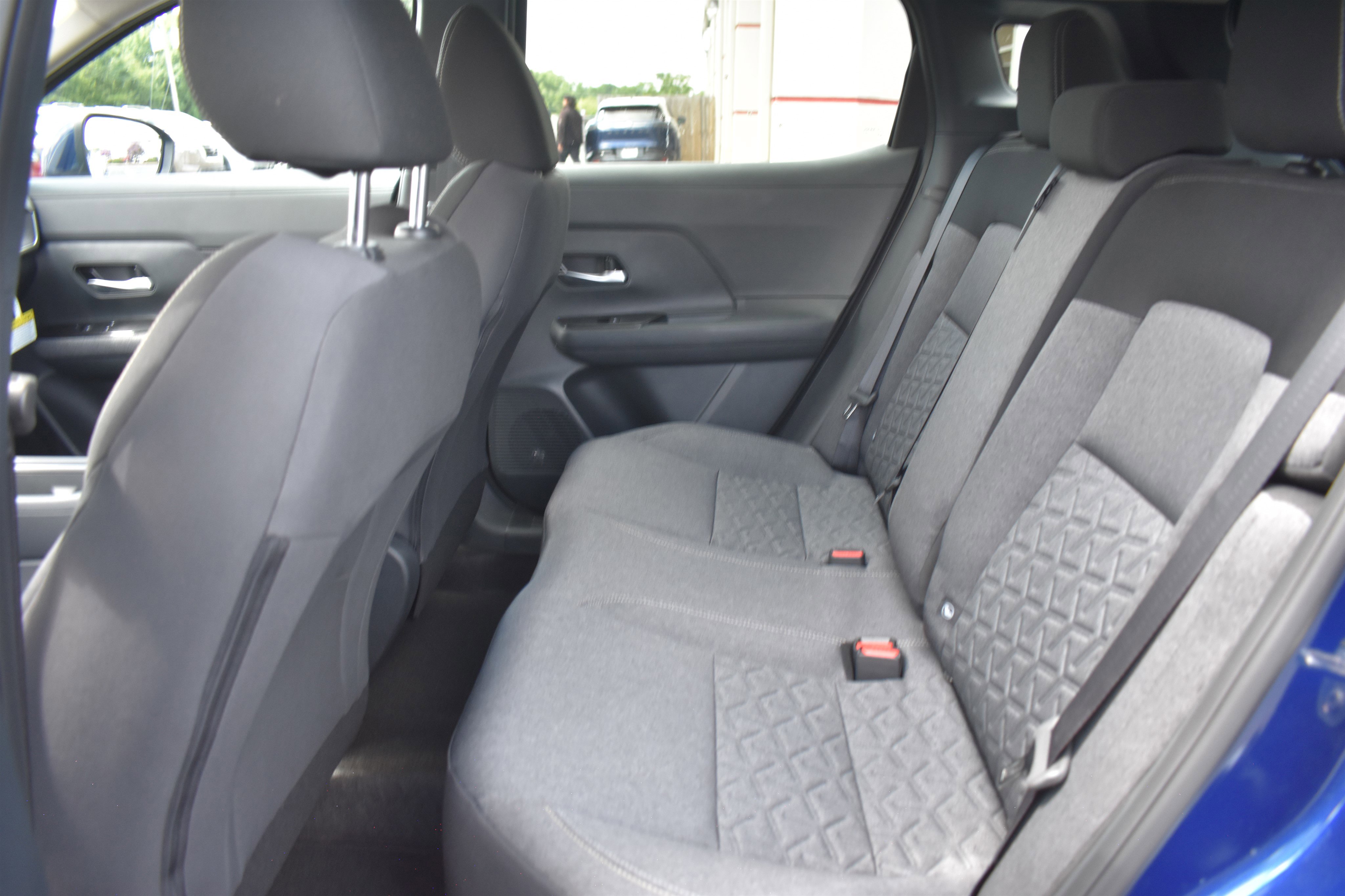 2025 Nissan Kicks SV photo 4