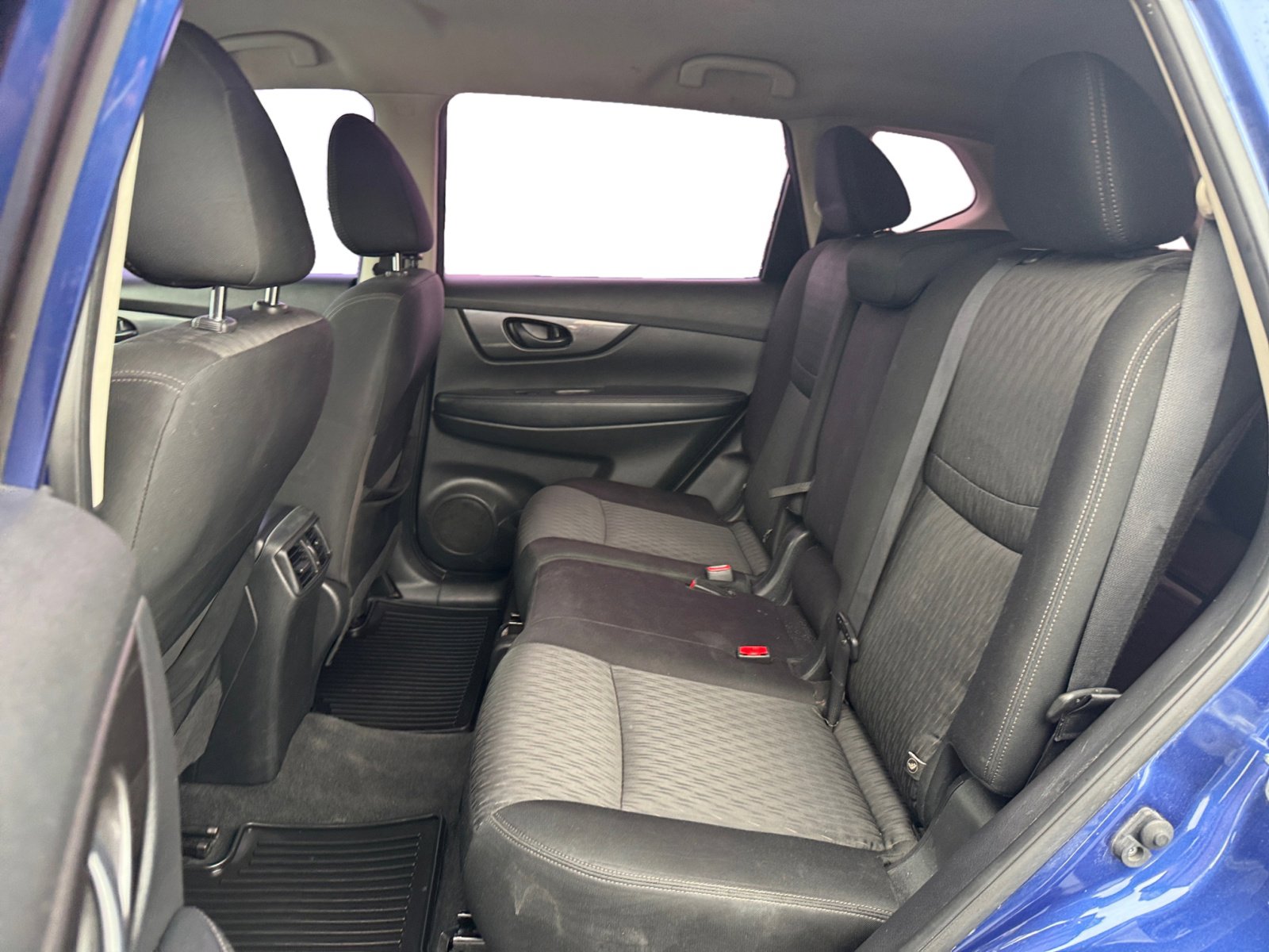 2020 Nissan Rogue S photo 16