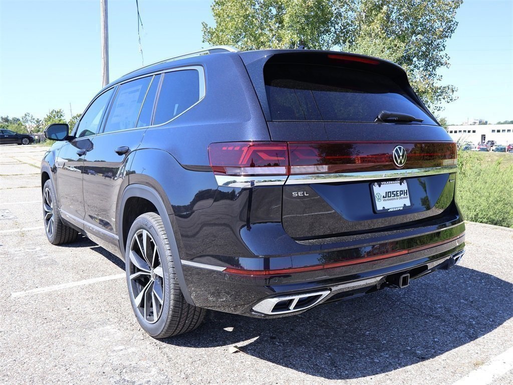 2025 Volkswagen Atlas SEL Premium R-Line photo 2