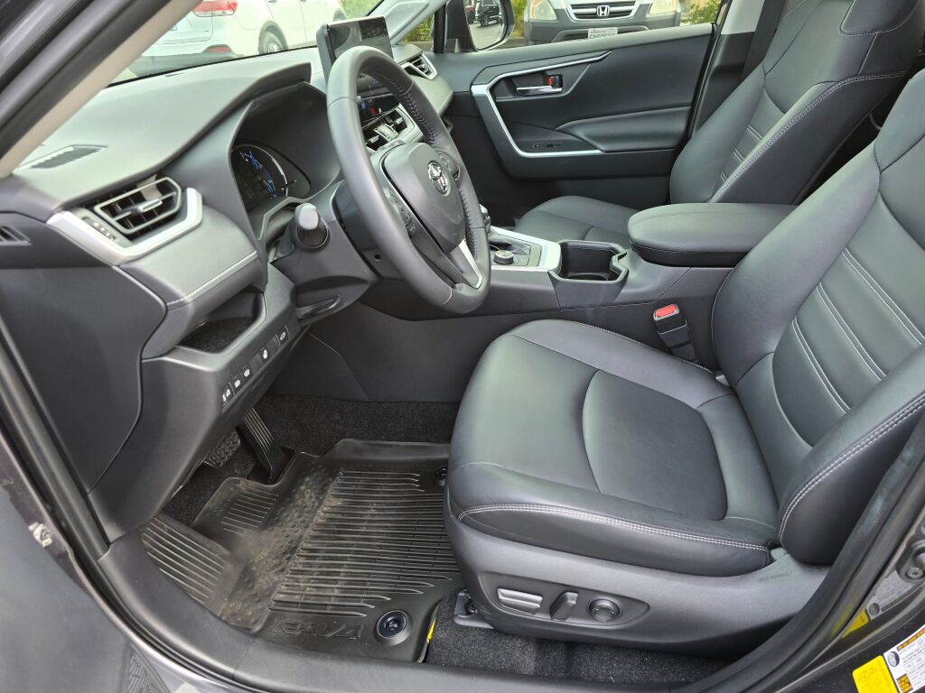 2023 Toyota RAV4 Hybrid XLE Premium photo 19