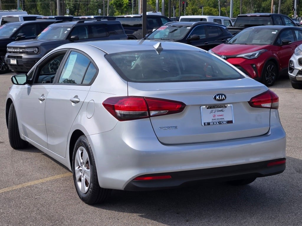 2018 Kia Forte LX Base photo 11