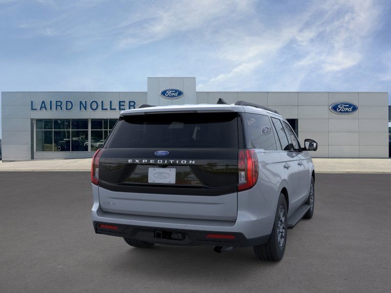 2025 Ford Expedition photo 7