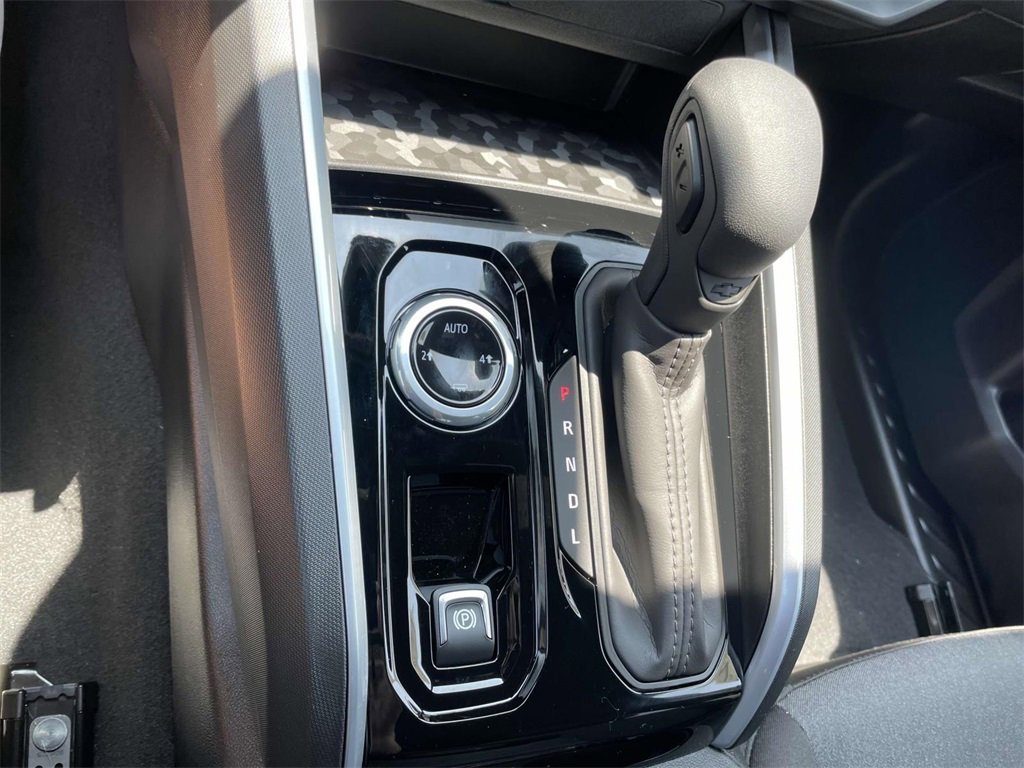 2025 Chevrolet Colorado LT photo 25