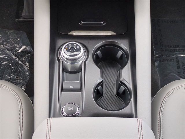 2025 Ford Explorer photo 17